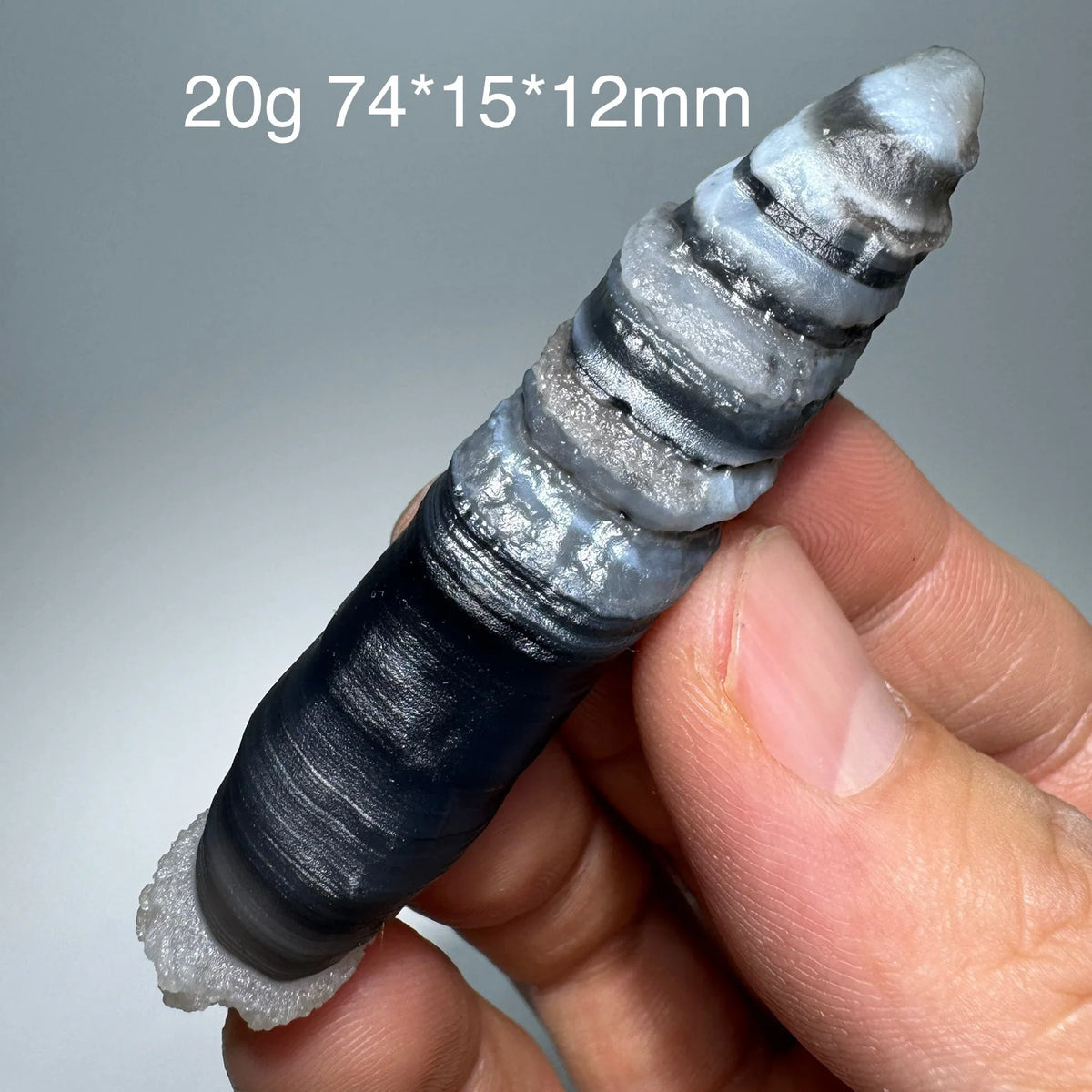 Natural Black Agate Mineral Specimen Energy Crystal Geode Healing Witchcraft Raw Stone Meditation Stick Halloween Decor BM1-33
