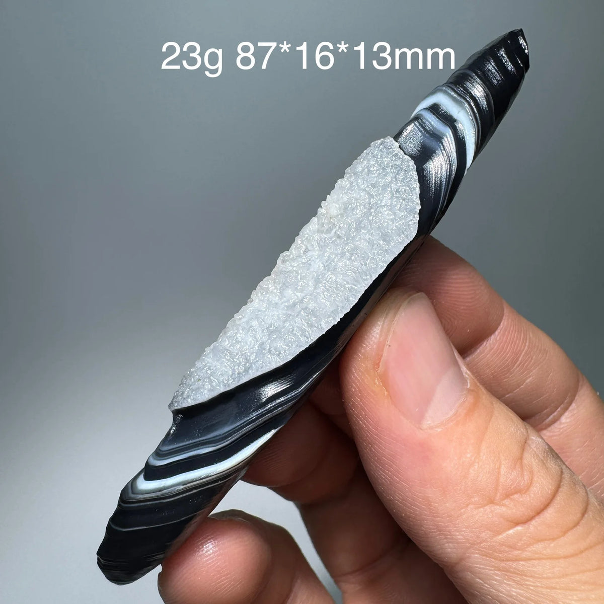 Natural Black Agate Mineral Specimen Energy Crystal Geode Healing Witchcraft Raw Stone Meditation Stick Halloween Decor BM1-33